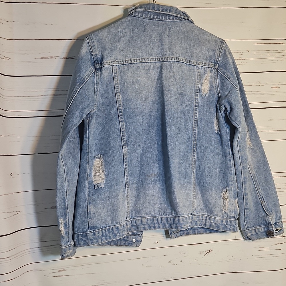 Young‎ Hearts Run Free Women's Distressed Light Wash Denim Jean Jacket - Picture 4 of 8